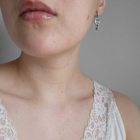 Vintage Victorian Gothic silver circle earrings - Picture 8 of 11